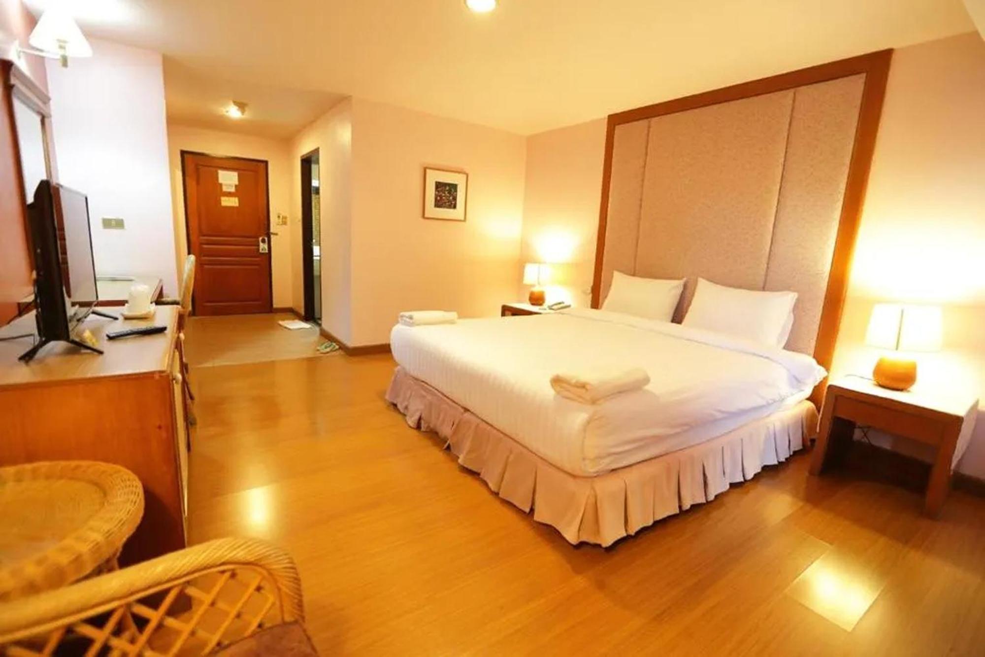 Pin Hotel Lampang Buitenkant foto