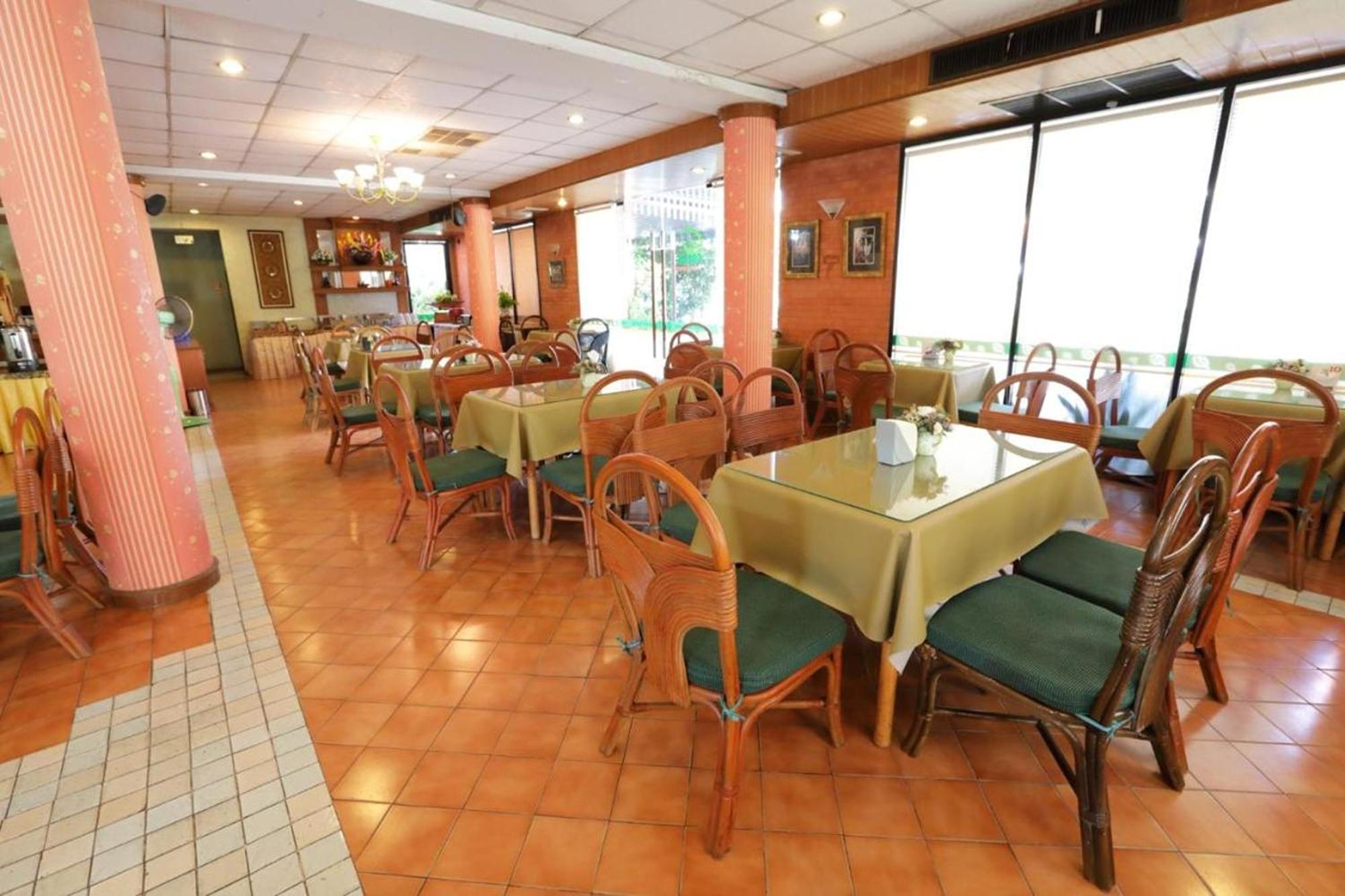 Pin Hotel Lampang Buitenkant foto