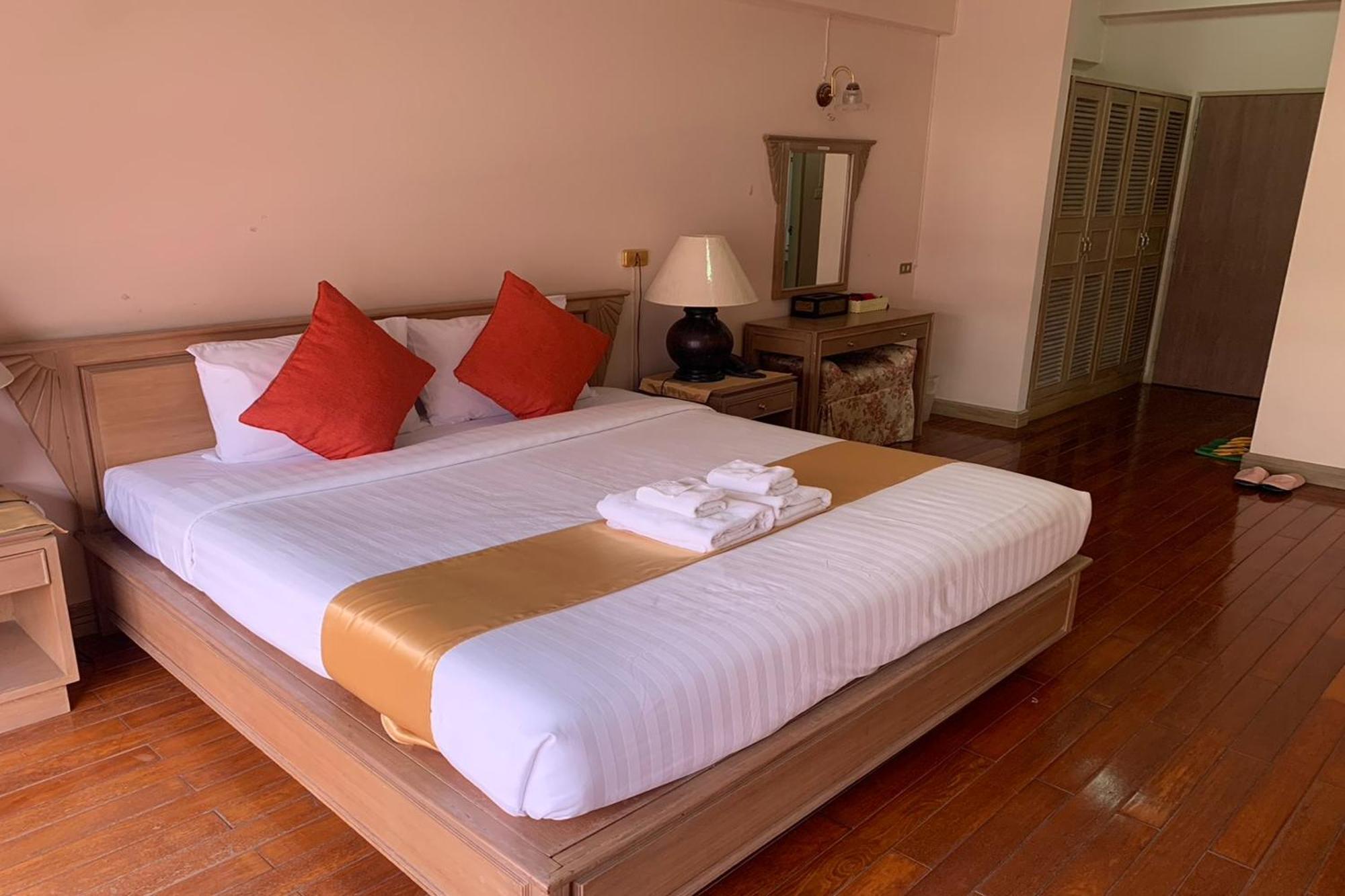Pin Hotel Lampang Buitenkant foto